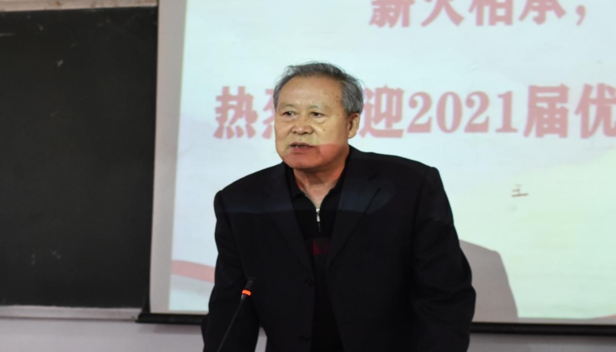 薪火相承,心栖梦归处 ——必赢nn699net官网开展优秀毕业生交流分享活动 薪火相承,心栖梦归处 ——必赢nn699net官网开展优秀毕业生交流分享活动