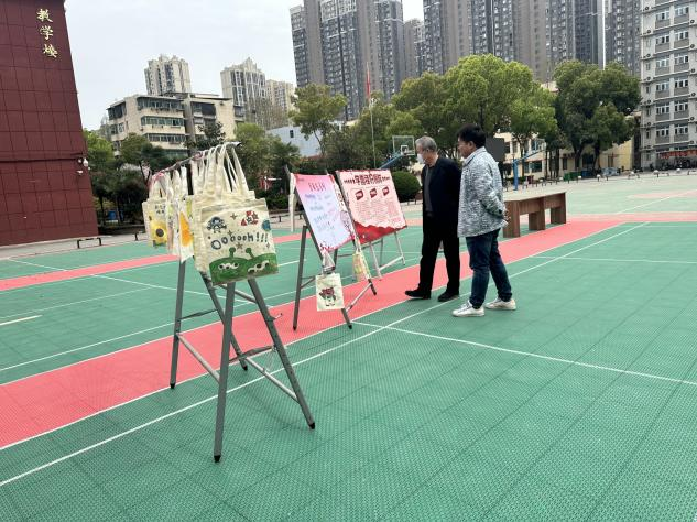 爱心物品传递,感恩气息洋溢 爱心物品传递,感恩气息洋溢