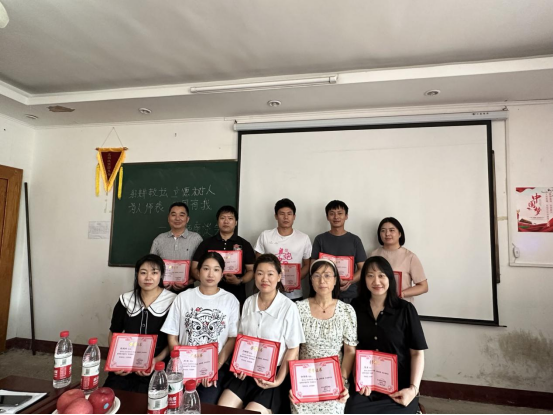 必赢官网召开“躬耕教坛，强国有我”教师节座谈会
