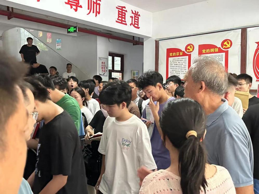 必赢官网顺利开展迎接2023级新生报道工作 必赢官网顺利开展迎接2023级新生报道工作