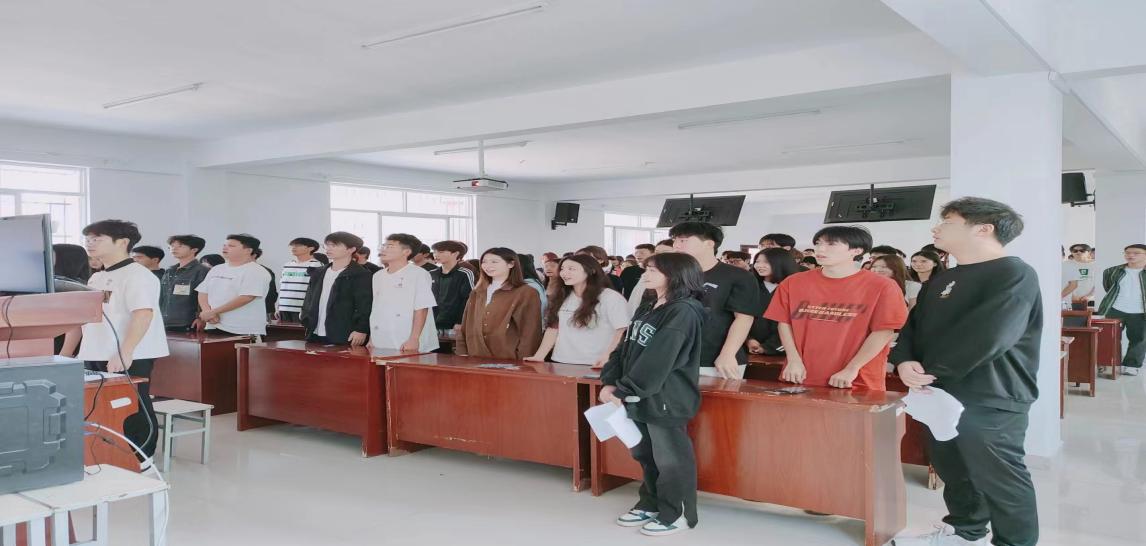 坚定不移跟党走,青春奋进新征程 ——必赢nn699net官网第四期团课结业典礼暨入团仪式 坚定不移跟党走,青春奋进新征程 ——必赢nn699net官网第四期团课结业典礼暨入团仪式
