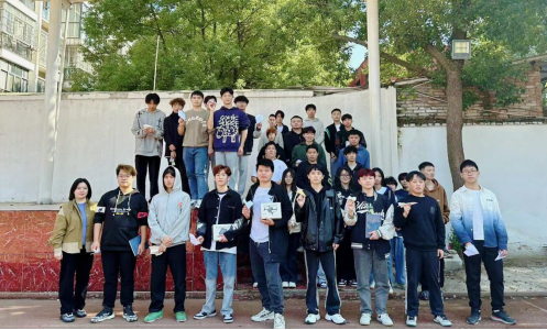 纸飞机大赛激发创新思维,展现飞行梦想 纸飞机大赛激发创新思维,展现飞行梦想