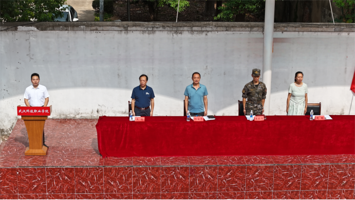 必赢nn699net官网举行新生开训典礼 暨军训开营仪式 必赢nn699net官网举行新生开训典礼 暨军训开营仪式