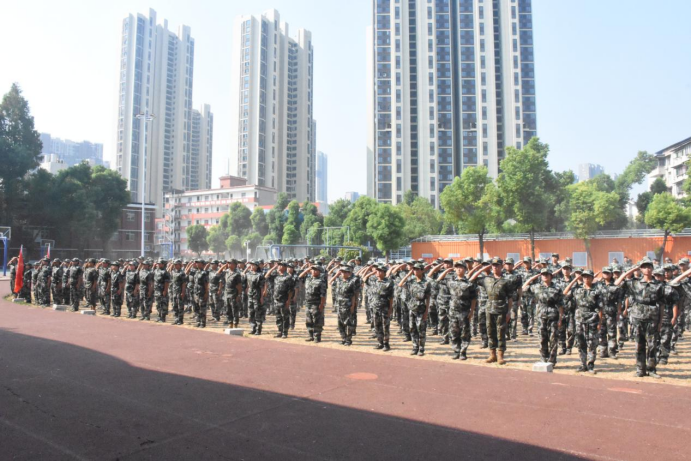 必赢nn699net官网举行2024级新生开学典礼暨军训结营仪式 必赢nn699net官网举行2024级新生开学典礼暨军训结营仪式