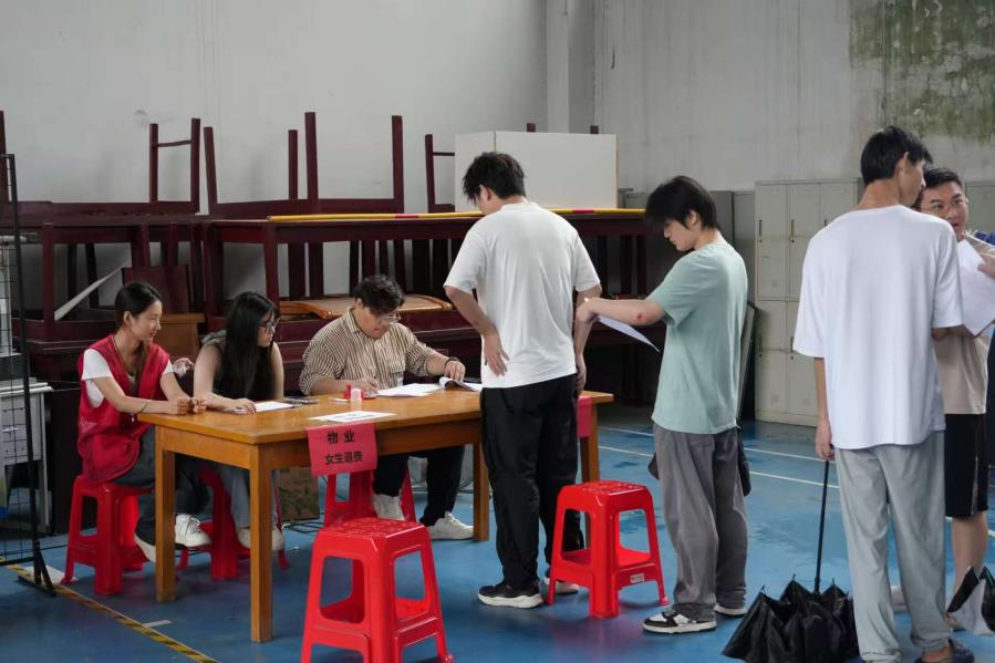 青春启航 梦想绽放——必赢nn699net官网2025届毕业季