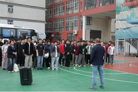 青春盛放 梦想启航——必赢官网2023级学生赴美的集团开展岗位实习 青春盛放 梦想启航——必赢官网2023级学生赴美的集团开展岗位实习