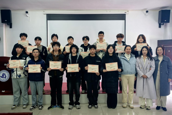 必赢官网举办思政课辩论赛实践活动 ——“德”与“才”交锋，青春与思想同频共振