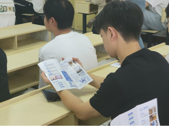 学校携手美的集团举行2025年秋季岗位实习企业宣讲会