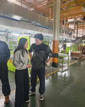 必赢官网2023级辅导员赴美的集团走访看望实习学生