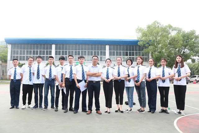 入学即入职 地铁订单班受热捧 入学即入职 地铁订单班受热捧