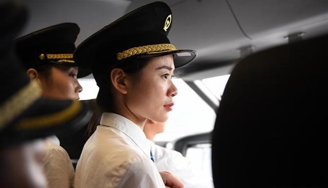 国内铁路将迎来首批女动车组司机 国内铁路将迎来首批女动车组司机