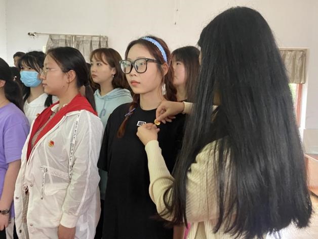 必赢官网举办首届团课结业典礼暨入团仪式 必赢官网举办首届团课结业典礼暨入团仪式