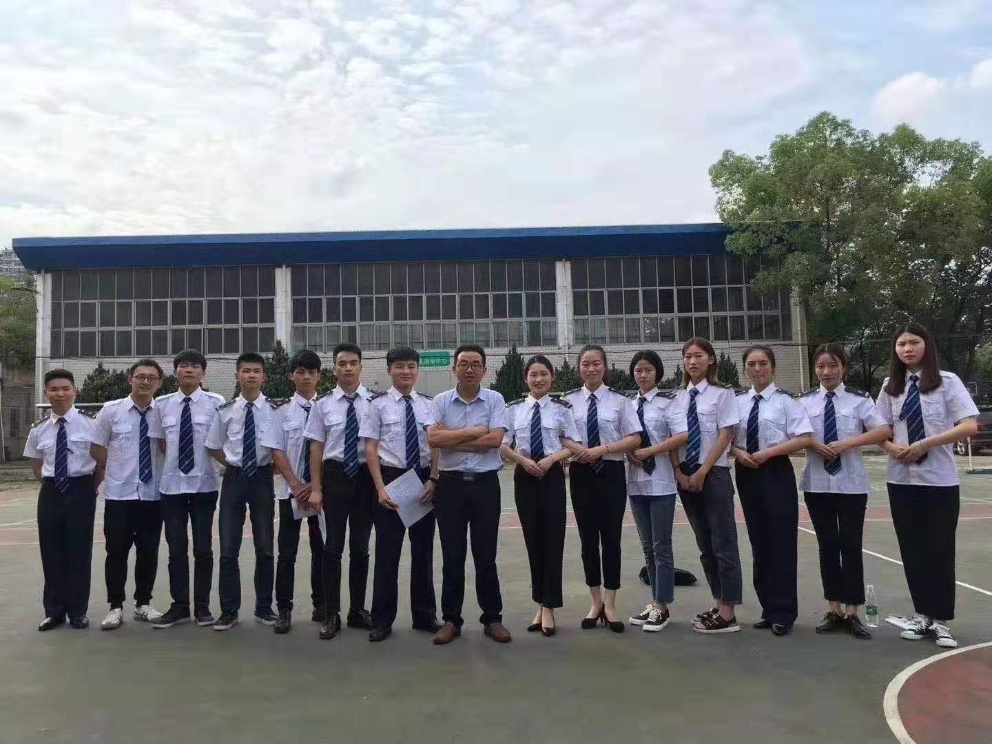 促进毕业生就业的政策措施和指导服务 促进毕业生就业的政策措施和指导服务