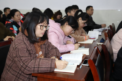 省委讲师团成员中南民族大学阎占定教授 莅临必赢官网宣讲党的十九届四中全会精神 省委讲师团成员中南民族大学阎占定教授 莅临必赢官网宣讲党的十九届四中全会精神