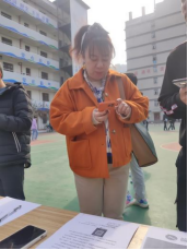 人人都献出一点爱,人生将变得更美好 ——为黎承航同学募捐 人人都献出一点爱,人生将变得更美好 ——为黎承航同学募捐